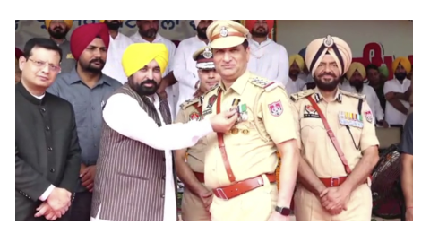 Two-police-officers-of-ludhiana-got-cm-award